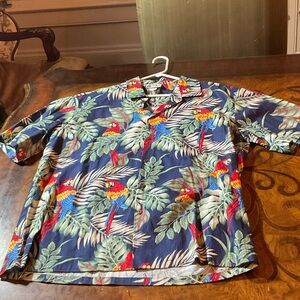 Vibrant Parrot Print Men's Casual Shirt.#82